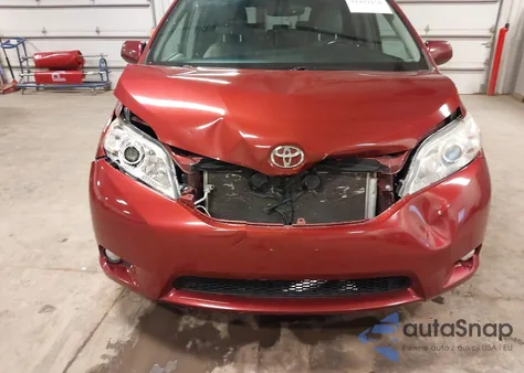 2016 Toyota Sienna Xle 8 Passenger from USA, damaged, VIN 5TDYK3DC6GS713107